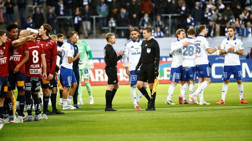 Matchen avbröts en första gång på grund av stökigheter i Örgrytes klack.
