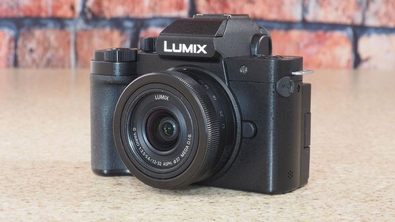 Panasonic Lumix G100D
