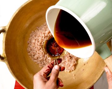 aravana payasam - adding jaggery