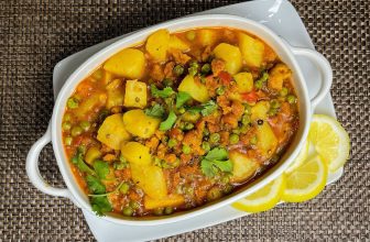 Amritsari Aloo Wadiyan Recipe | Aloo Wadi Ki Sabji