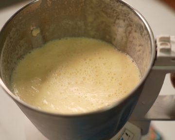 blend well apple milkshake