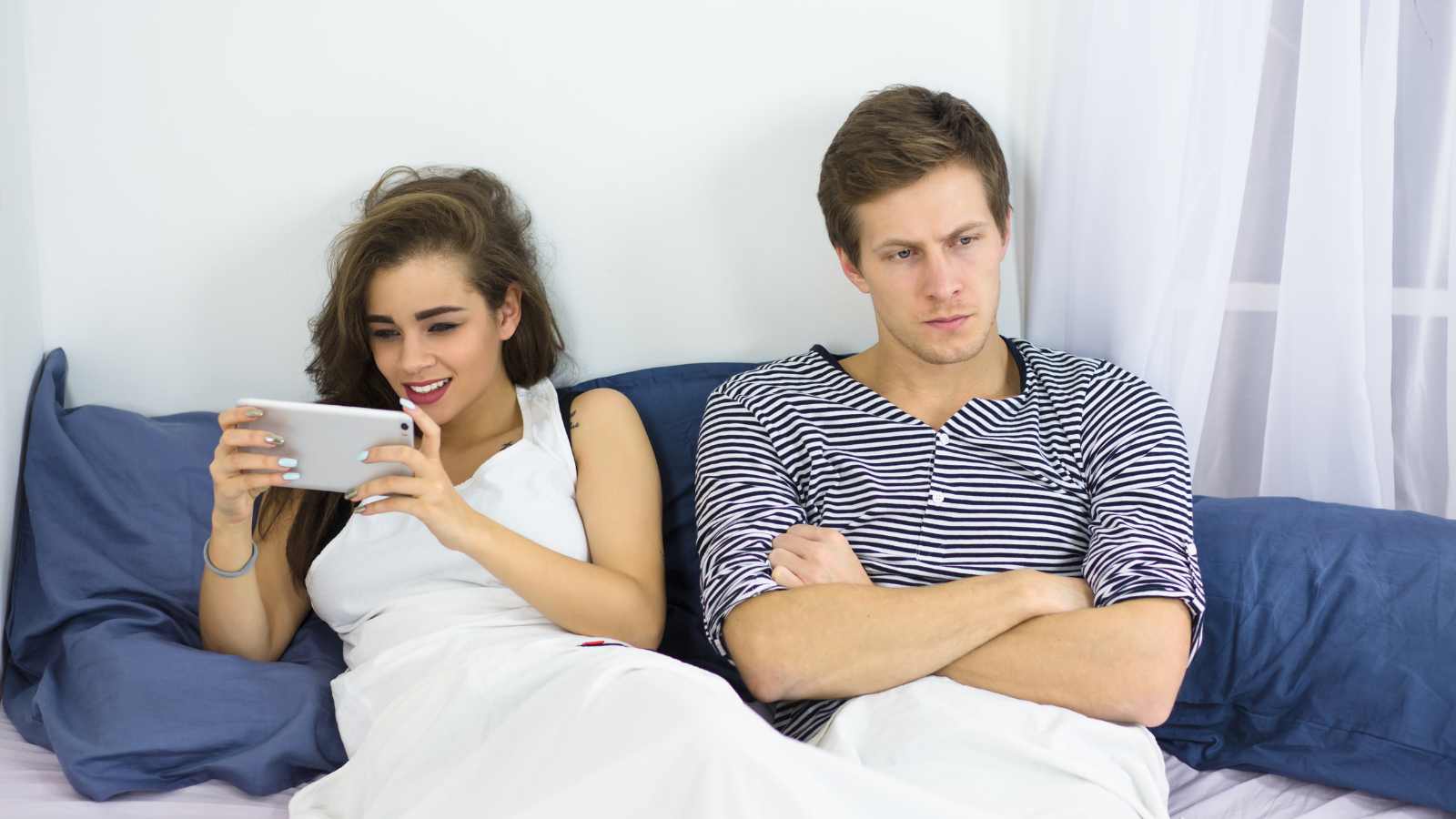 Ways income differences secretly kill your relationship