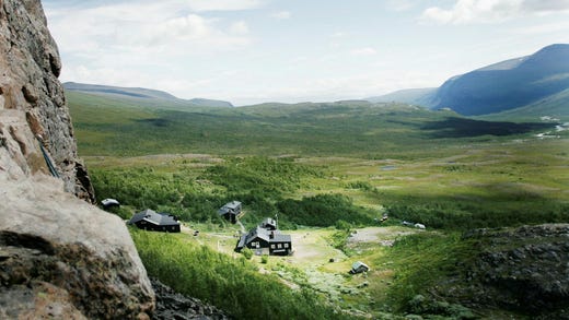 Den vackra svenska naturen är något som man ofta trycker på i internationella turistkampanjer. Här Kebnekaises fjällstation med utsikt mot Nikkaloukta.
