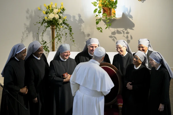 Pope Leo XIV visits a care home for the elderly run by a community of the Little Sisters of the Poor in Istanbul, Turkey, on Nov. 28, 2025. Credit: Vatican Media