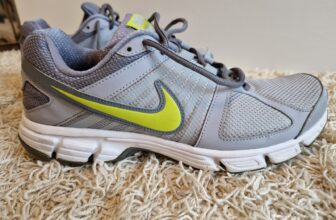 Nike Trainers Size 10  Men / Women Running Walking Casual Grey Lime Yellow VGC