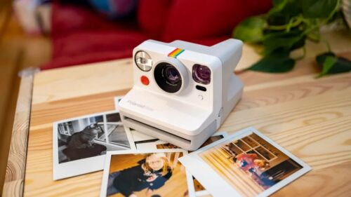 Poloroid-Camera-White