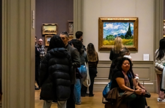 16 Popular Museums Travelers Say Felt Too Crowded Or Too Pricey