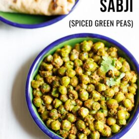 Matar sabzi in blue rimmed bowl with text layovers.