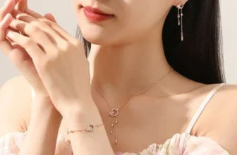 The Small Jewelry Choices That Can Change an Entire Outfit