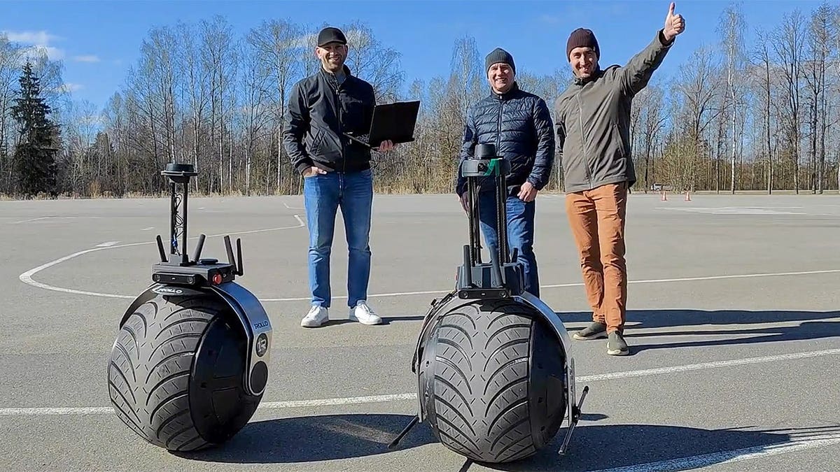 1Rollo autonomous security robot