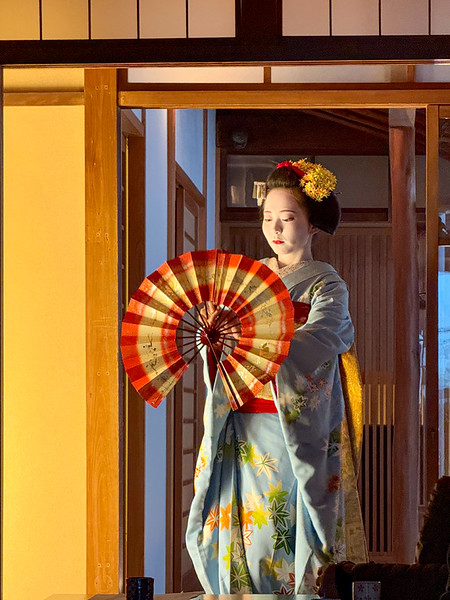 Maiko performing a fan dance