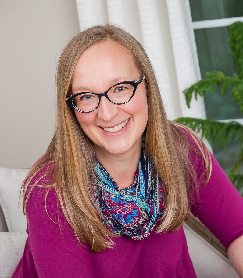 Author headshot of Gina Gallois