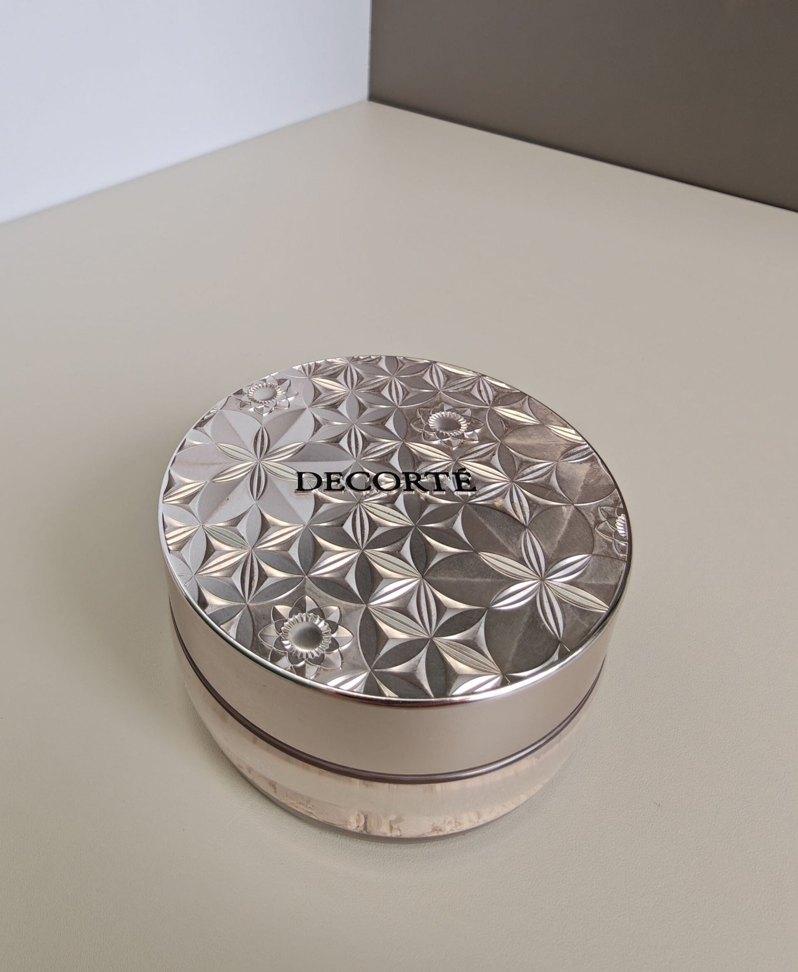 Decorte Loose Powder Review