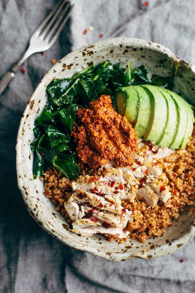 Kale, chicken, and quinoa bowls.