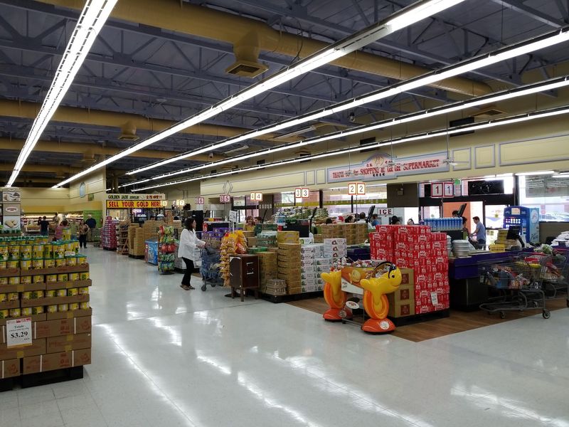 The Shopping Experience And Who It Suits The Shopping Experience And Who It Suits
