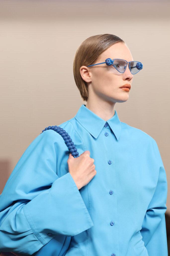 ochelari de soare la modă 2026: lentile colorate, ochelari Fendi