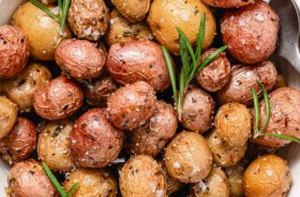 Oven-Roasted Peewee Potatoes with Garlic and Rosemary