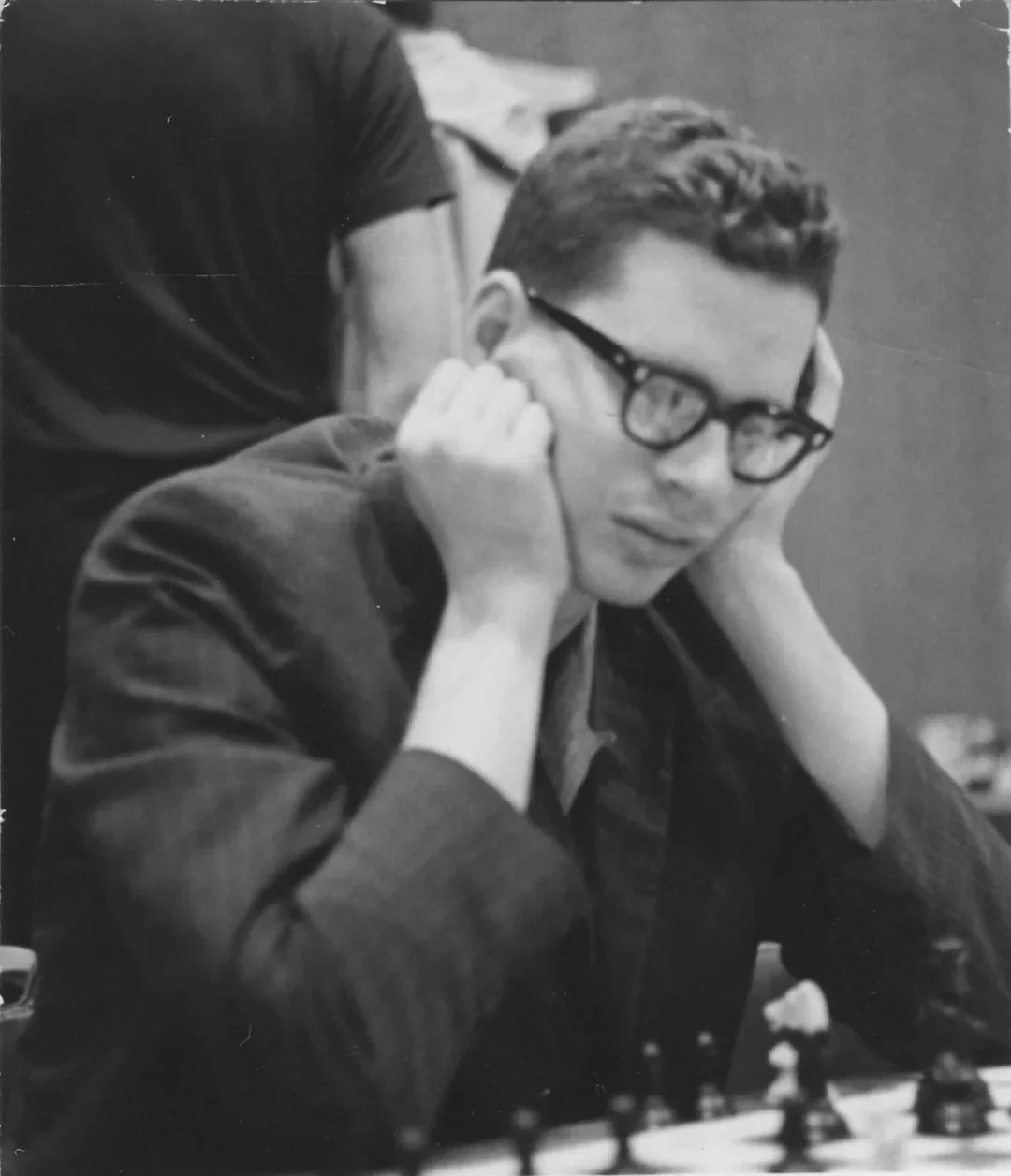 A rare photo of Goichberg at the board. Photo: Chess Life Magazine