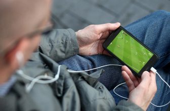 Use a VPN to stream Netflix, Hulu and ESPN safely while traveling
