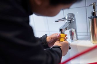 Insändare. Gör det billigare att anställa men dyrare att ta ut vinst