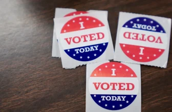 Democrats hold five-point lead over Republicans among registered voters: Poll