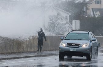 Northeast U.S. pummelled by wind and floods from deadly nor’easter