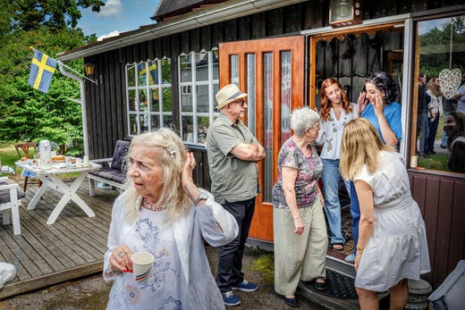 Överlida. I somras besökte Simona Mohamsson släkt, vänner och grannar i kvarteret där hon växte upp.