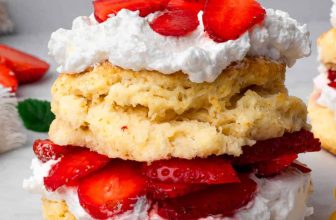 45-Minute Fluffy Gluten Free Strawberry Shortcakes
