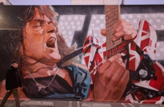 Drunk Van Halen fan called Microsoft support and demanded to speak to Gates