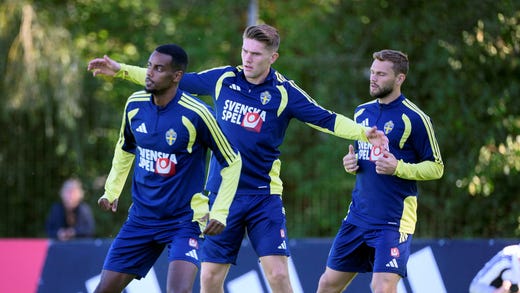 Alexander Isak, Viktor Gyökeres och Jesper Karlström under en av veckans träningar.