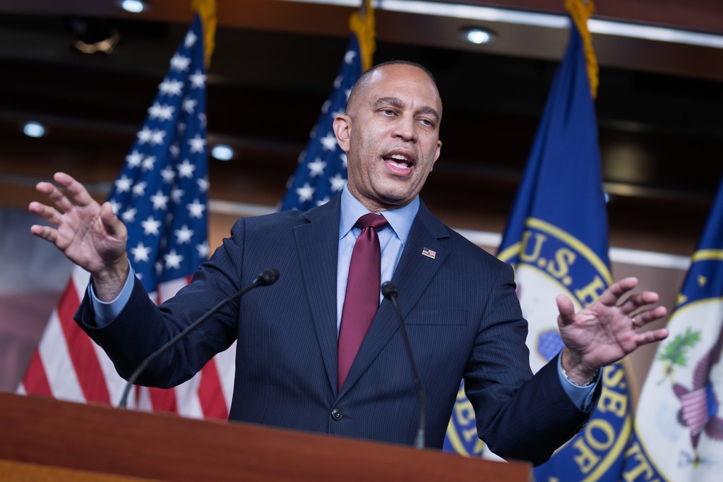 House Minority Leader Hakeem Jeffries, D-N.Y., speaks to reporters as the House heads toward a vote on a bill to force the Justice Department to release the case files it has collected on the late financier Jeffrey Epstein at the Capitol in Washington, Monday, Nov. 17, 2025. (AP Photo/J. Scott Applewhite)