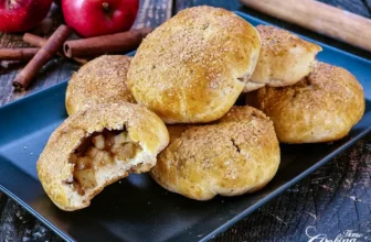 Greek Yogurt Apple Buns – Easy No-Yeast Yogurt Buns