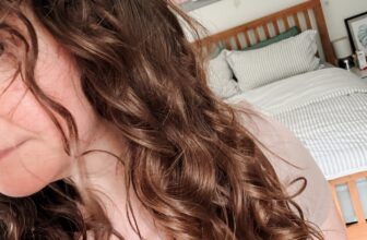 Aussie Bouncy Curls Review: Testing The Full Range On My Wavy Hair