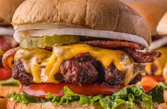 The Classic Bacon Cheeseburger You’re Craving for Dinner 🍔