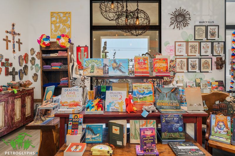 Bookshelves Worth the Detour Bookshelves Worth the Detour