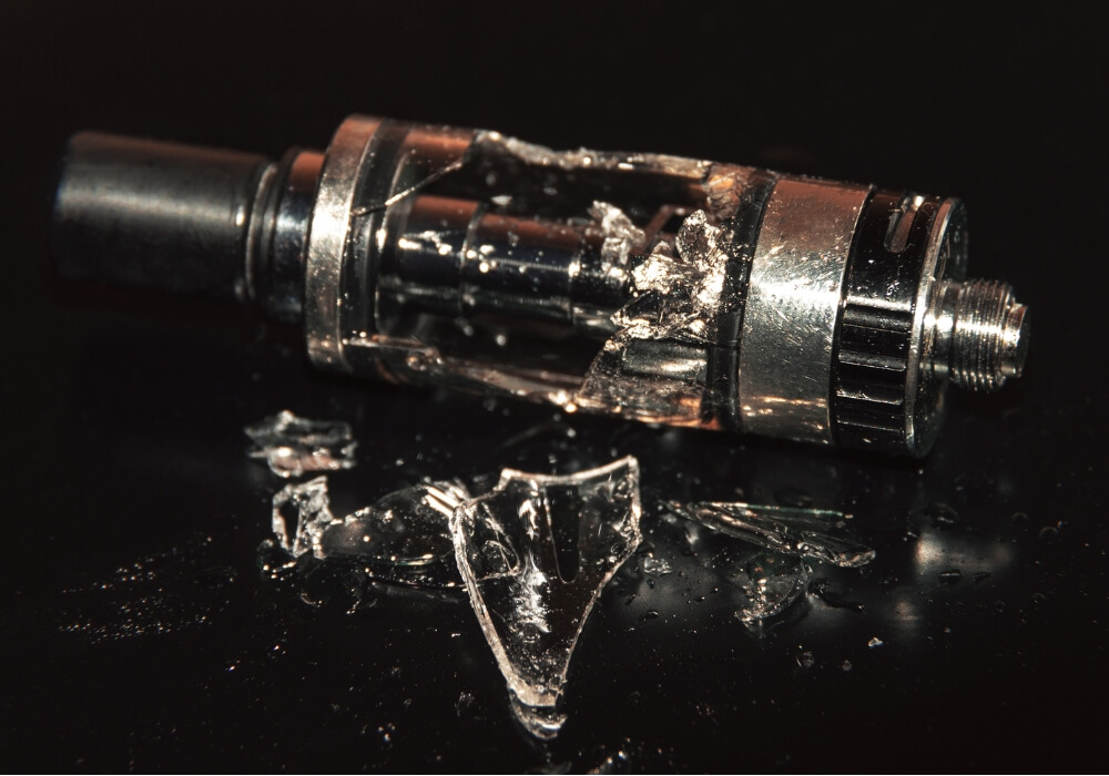 Cracked vape tank - Why Is My Vape Leaking and How to Fix It? Cracked vape tank