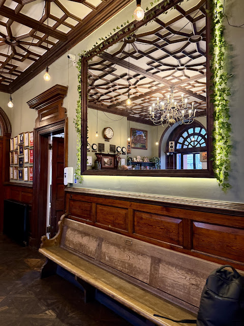 Palmers Lodge London