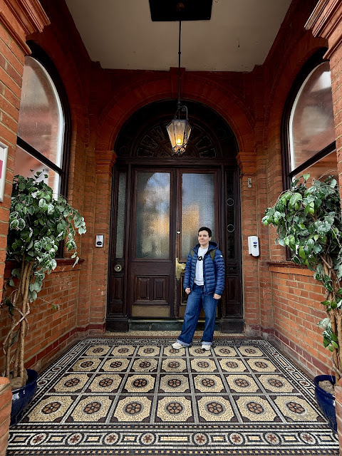 Palmers Lodge London