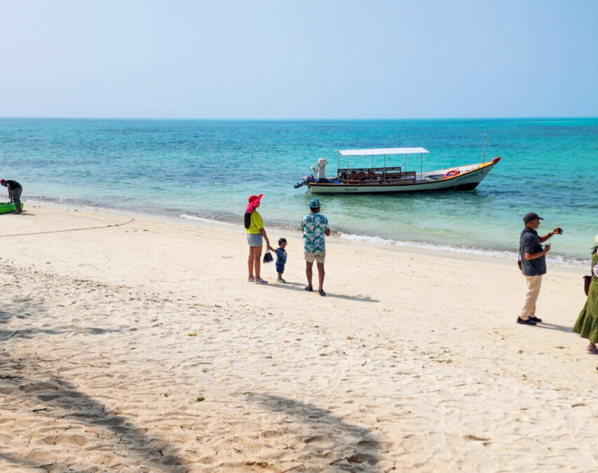 Agatti Lagoon and beach with turquoise water in Lakshadweep