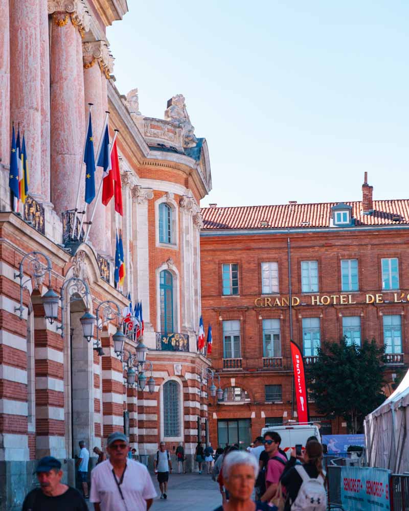 Place du Capitole toulouse top sights