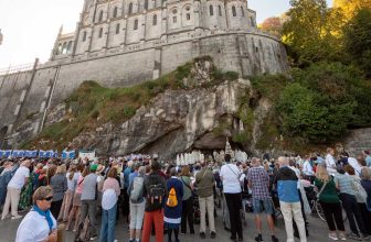 Over 150,000 visitors prepare to welcome Pope Leo in Lourdes