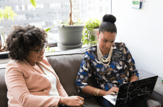 What Is a Full-Service Realtor? What Sellers Can Expect