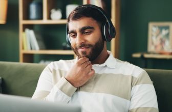 Why L&D Professionals Should Start Listening To L&D Podcasts