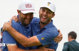 Presidents Cup: US edge opening session against International team