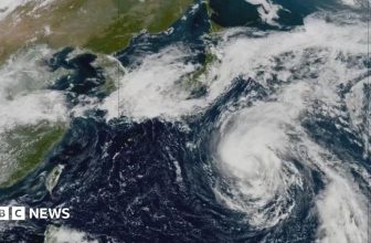 Timelapse shows Typhoon Dujuan barrelling towards Japan
