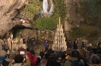 Young convert leaves job to see the pope, embrace monastic life