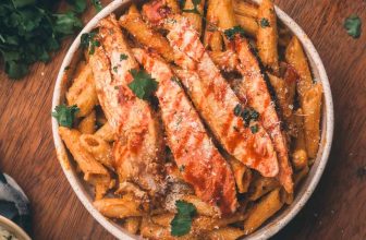 Creamy Chipotle Chicken Pasta – Girl Carnivore