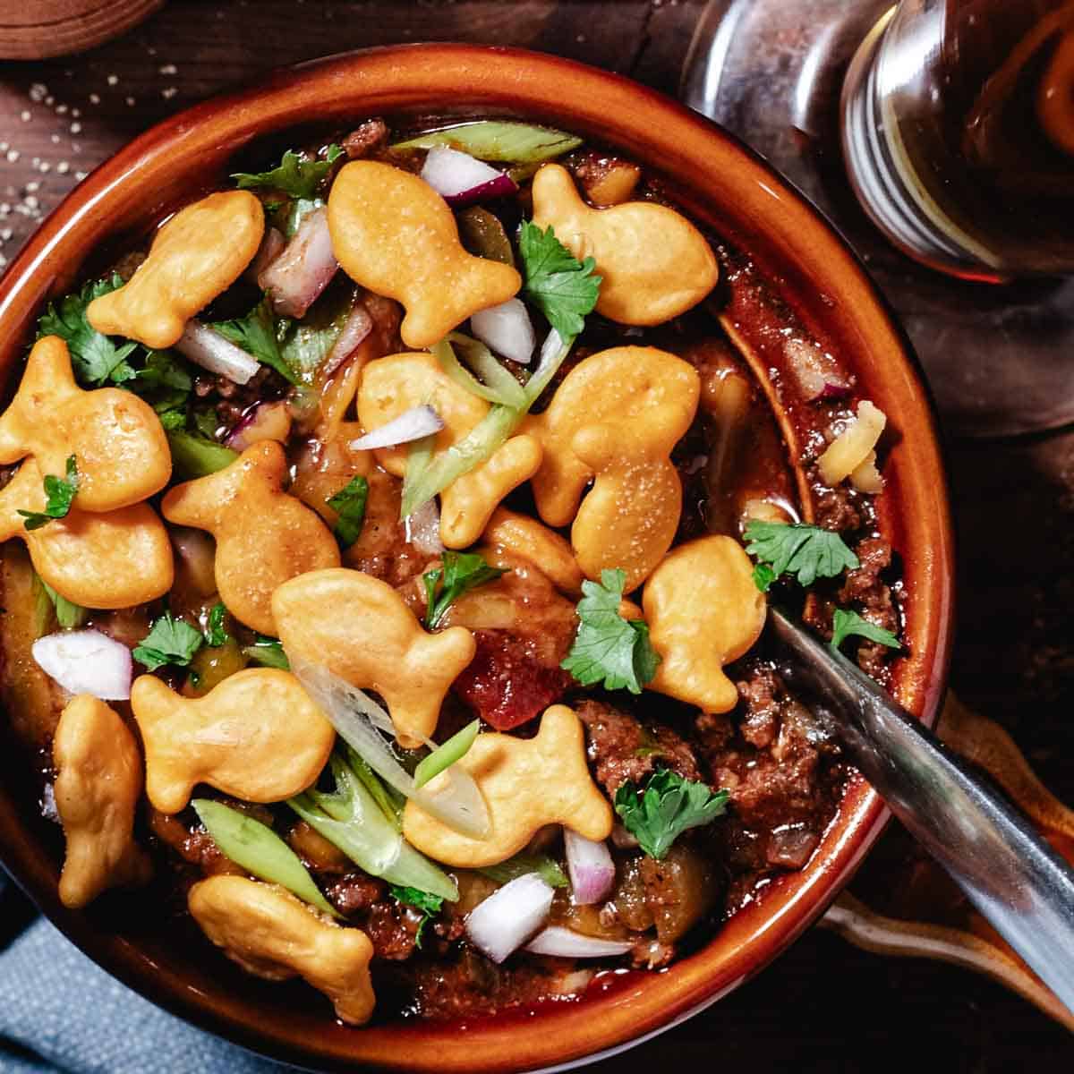 chuck steak chili with crackers