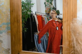 How to Dress for Your Body Shape with Confidence