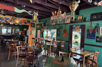 There’s a Vero Beach Café Where Your Latte Comes With a Handwritten Note From a Stranger